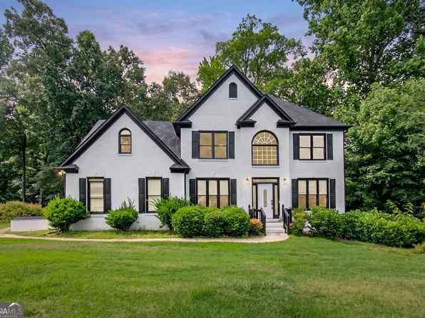 227 Scenic View Ln, Stone Mountain, GA 30087
