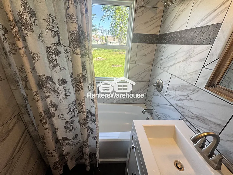 2111 1st Ave SE — Photo 17