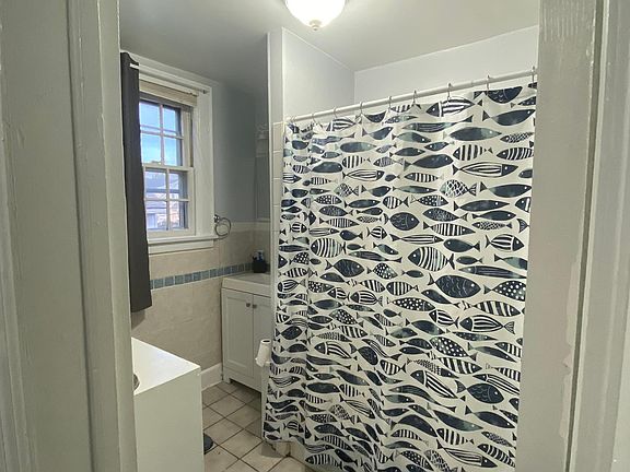 2nd image of 141 Gainsborg Ave E #2R