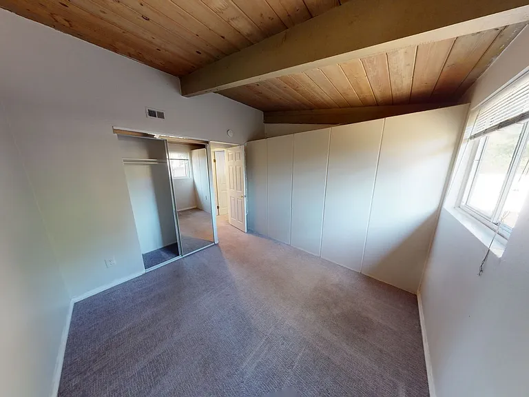 5075 Chaparral Way — Photo 9