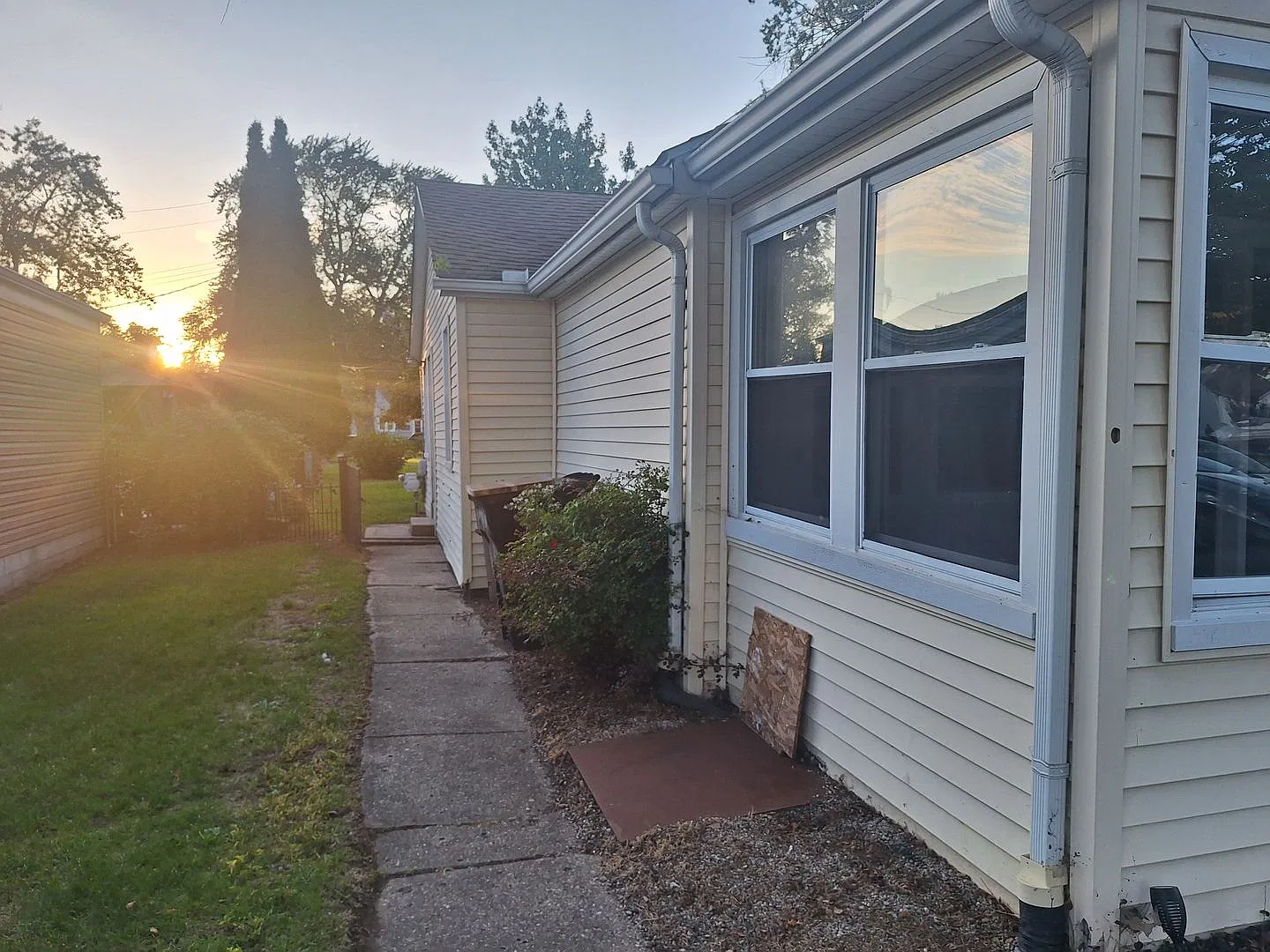 Charming 3 bedroom Roseville ranch — Photo 3