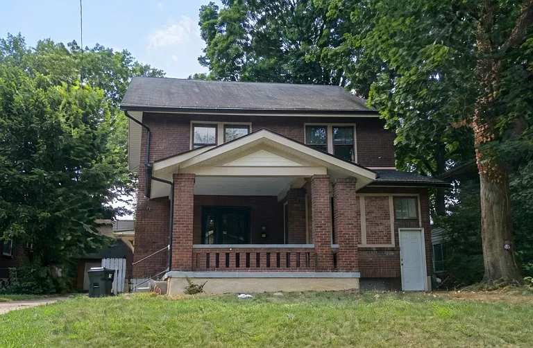 35 Woodcrest Ave — Photo 2