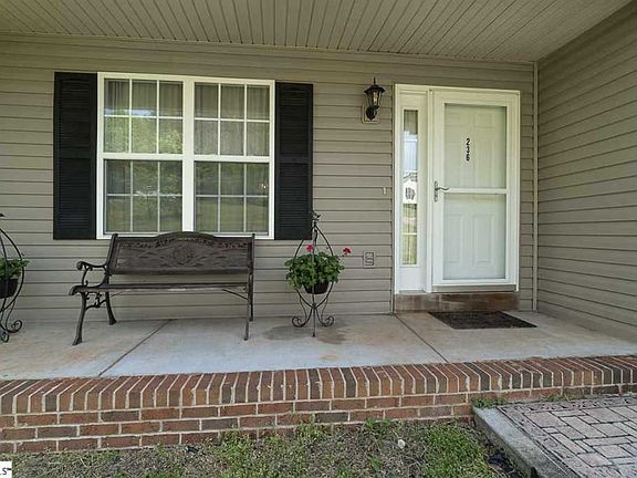 3rd image of 236 Pine Meadow Dr