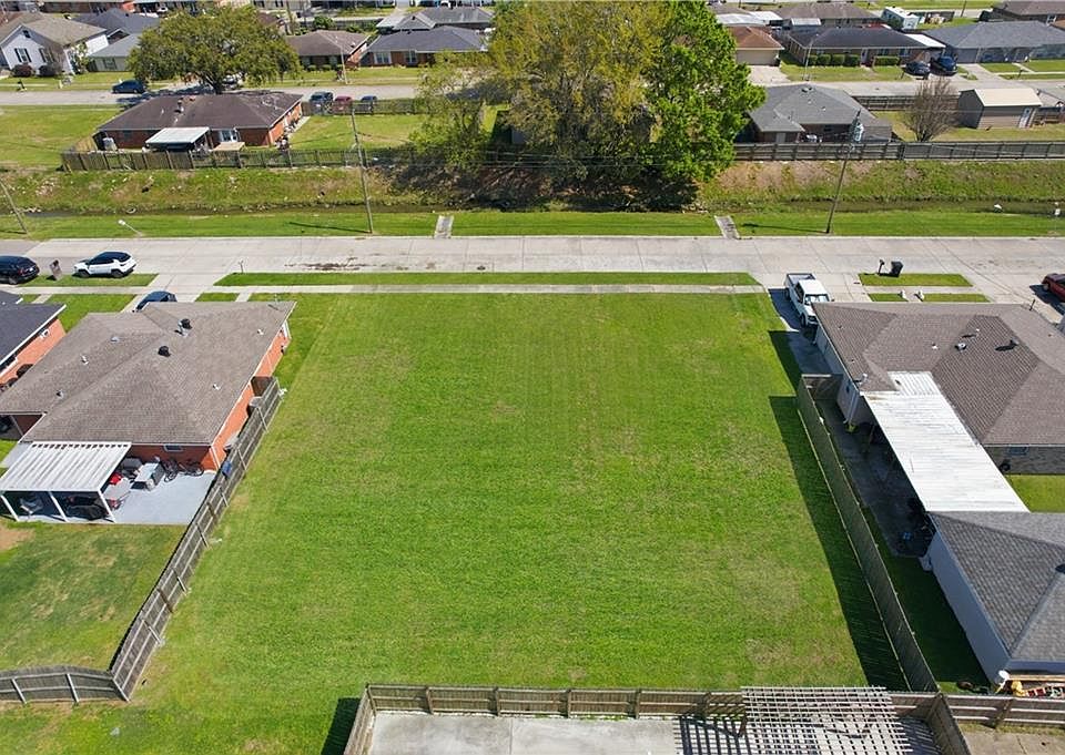 2nd image of 2920 Chalona Dr