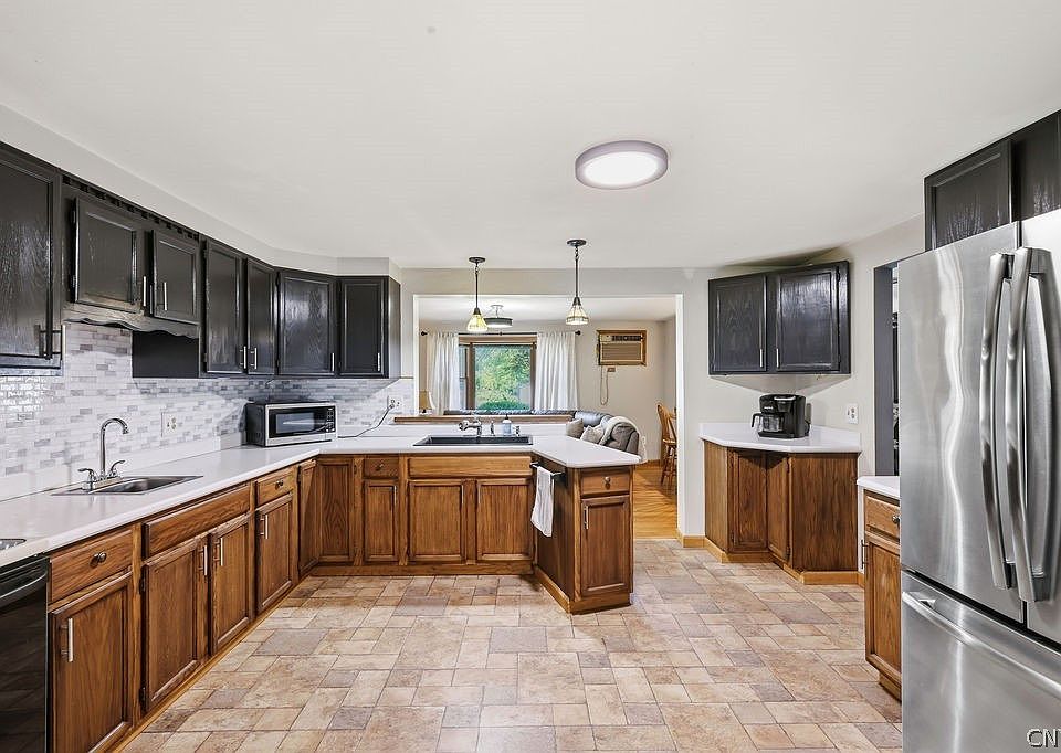 8243 60th Rd, Baldwinsville, NY 13027 | Zillow
