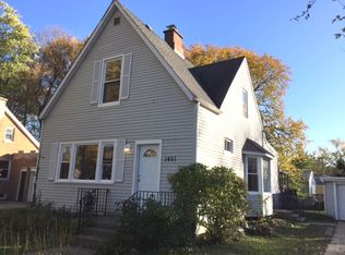 1451 E Algonquin Rd, Des Plaines, IL 60016