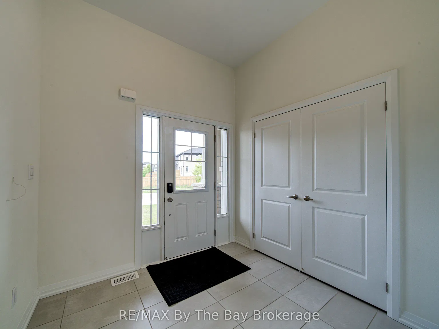3 bed, $2,400 — Photo 4