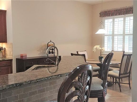 3rd image of 13128 Creekside Ln