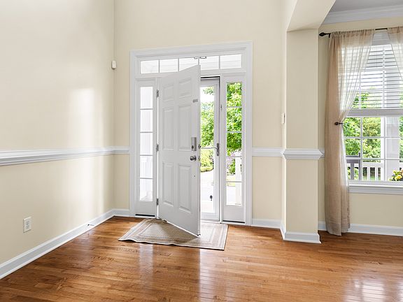 2nd image of 511 E Hatterleigh Ave
