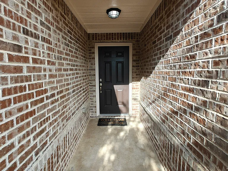2105 Old Harbor Way — Photo 2