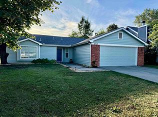 2717 Wildflower Dr, Lawrence, KS 66047