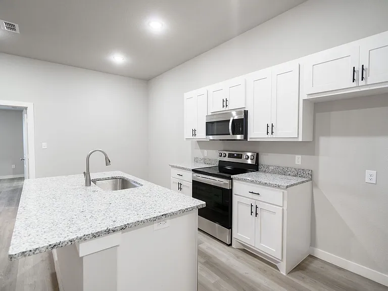 2620 Roman Ln — Photo 8