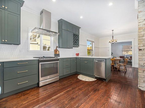 3rd image of 1006 Franklin Ave