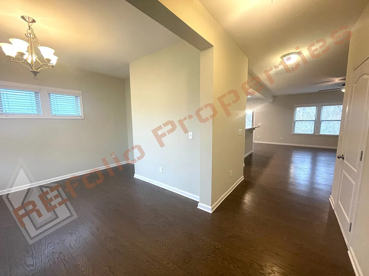 Property Image 2 - 288 Heathwood Dr