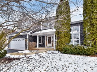 509 Pinecreek Dr, North Aurora, IL 60542