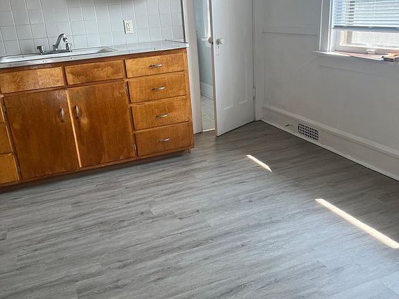 2nd image of 1854 Hutchins Ave #2