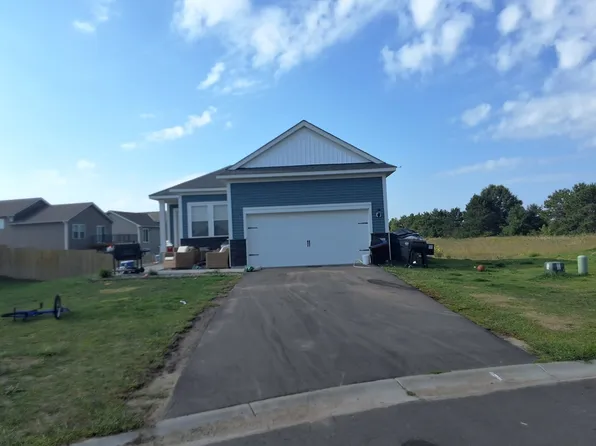 5345 Fall Cir, North Branch, MN 55056
