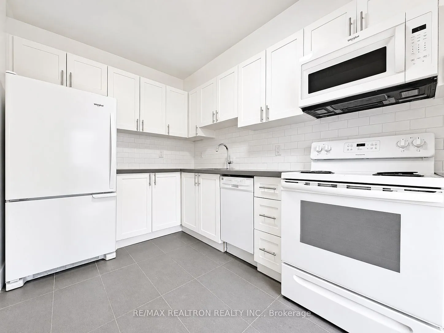 2 bed, $2,895 — Photo 4