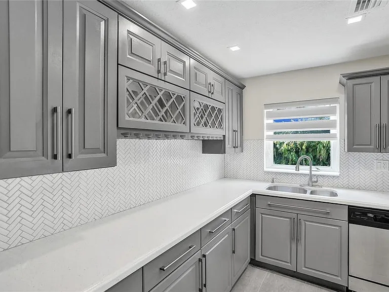 11627 SW 50th St — Photo 9