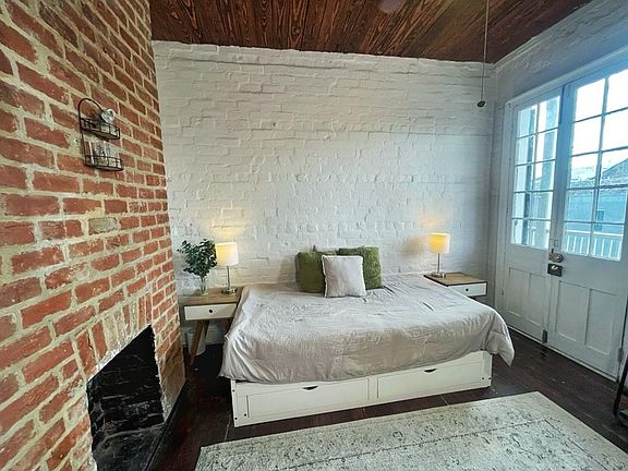 5th image of 830 Saint Philip St #E