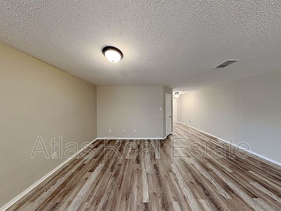 2nd image of 3239 Andalusian Dr