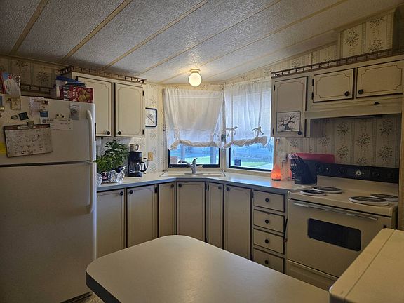 5th image of 6737 Strawberry Dr #470