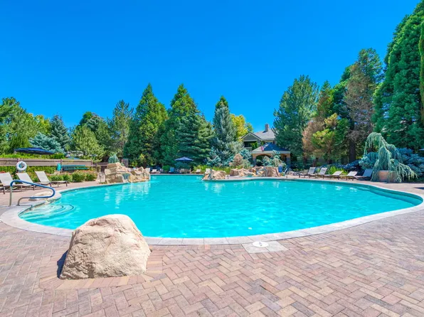 900 S Meadows Pkwy APT 211, Reno, NV 89521