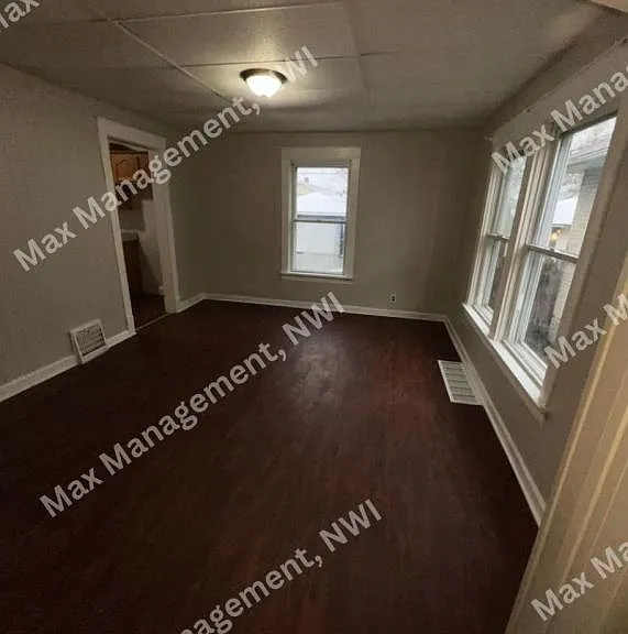 824 Merrill St — Photo 5
