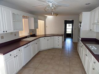4th image of 108 Crestwood Ave