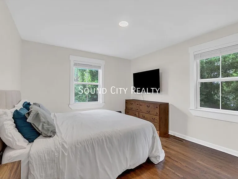 2929 Emery Dr — Photo 5