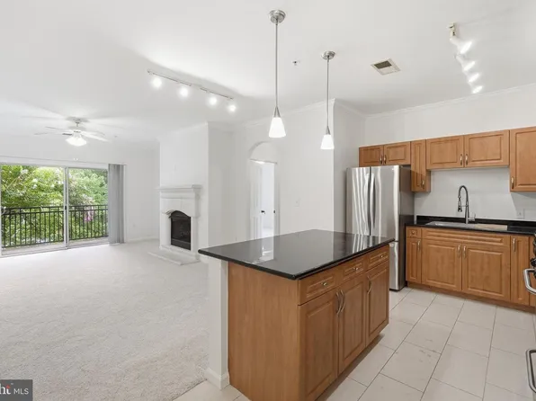 12933 Centre Park Cir APT 201, Herndon, VA 20171