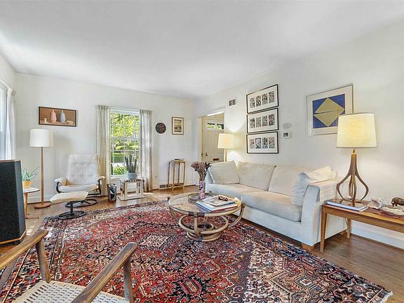 5th image of 314 Magowan Ave