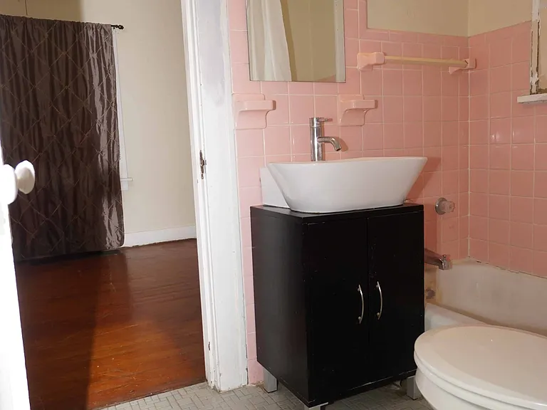 111 Sherman St — Photo 24