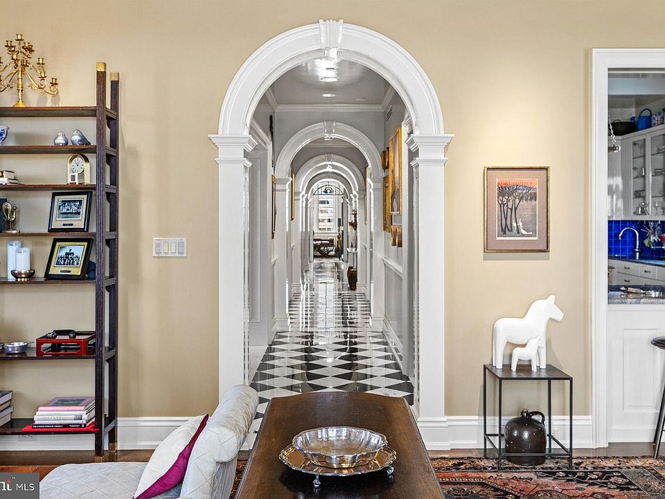1st image of 1601 Locust St #Penthouse 1800