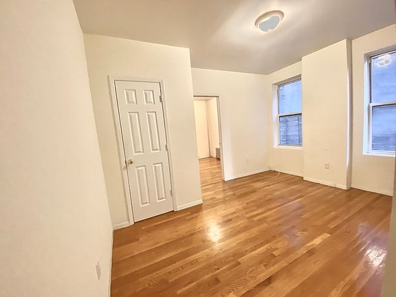 2nd image of 82 Wadsworth Ave APT 32