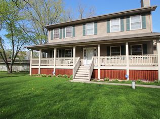 6550 Lakeshore Dr, Fox Lake, IL 60020