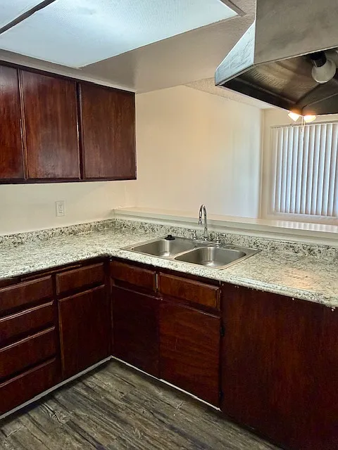 2 bed, 780 sqft, $2,350 — Photo 3
