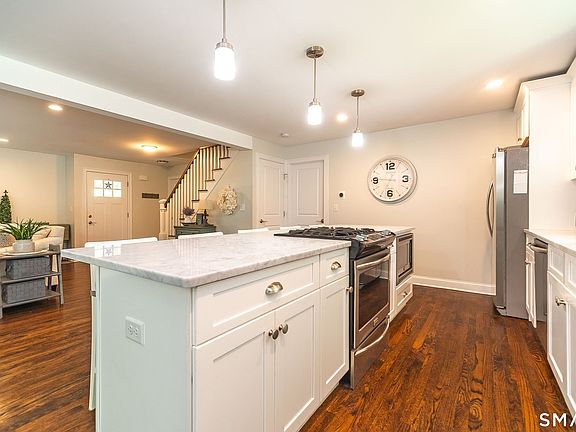 2nd image of 1364 Ridge Road