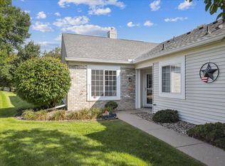 585 Markgrafs Lake Bay, Woodbury, MN 55129