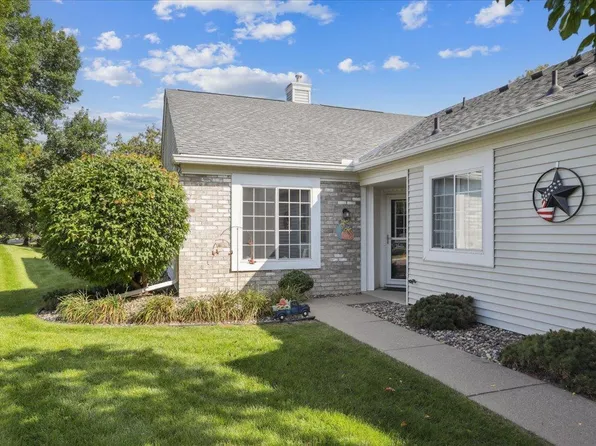 585 Markgrafs Lake Bay, Woodbury, MN 55129