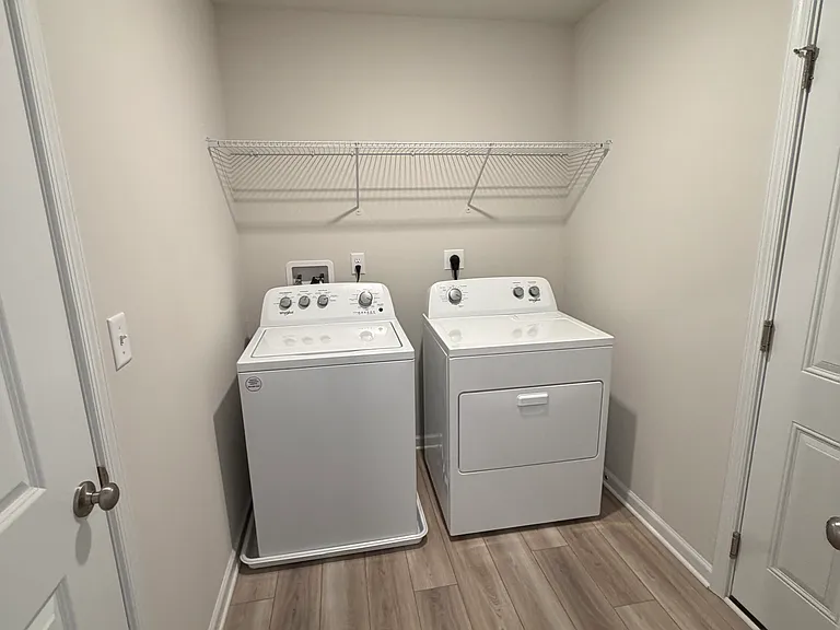 920 Jones Way — Photo 5