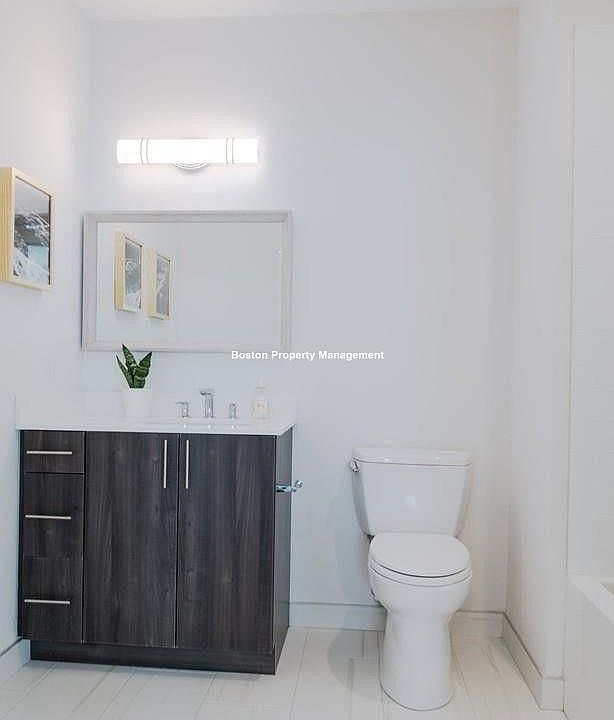 1st image of 102 Bridge St #102