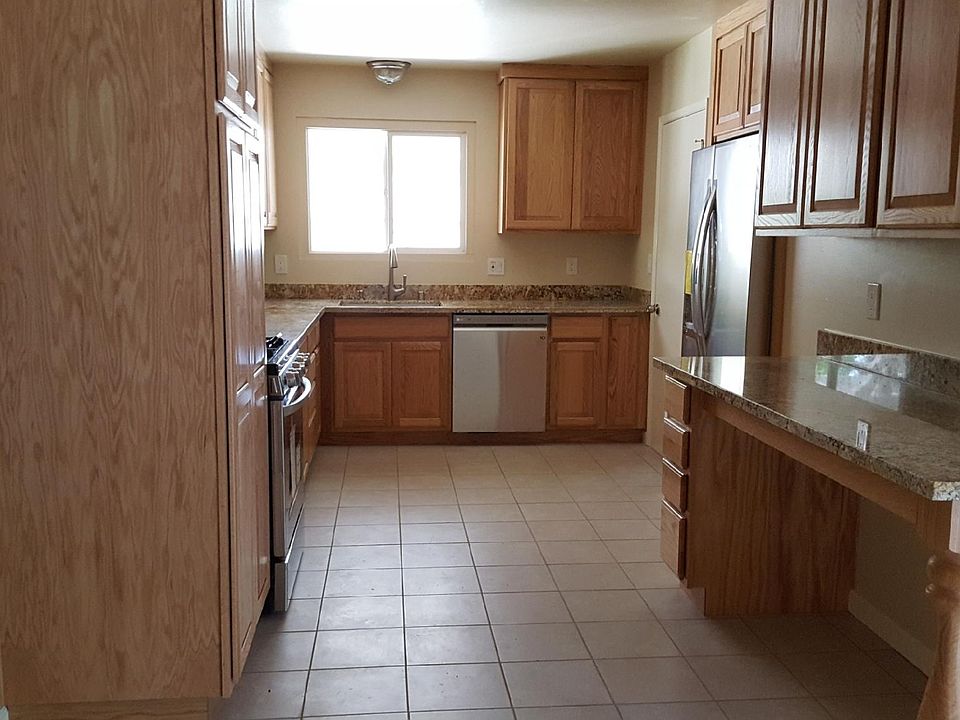 2nd image of 41367 Apricot Ln