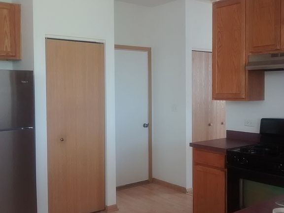 2nd image of 252 W Norwell Ln