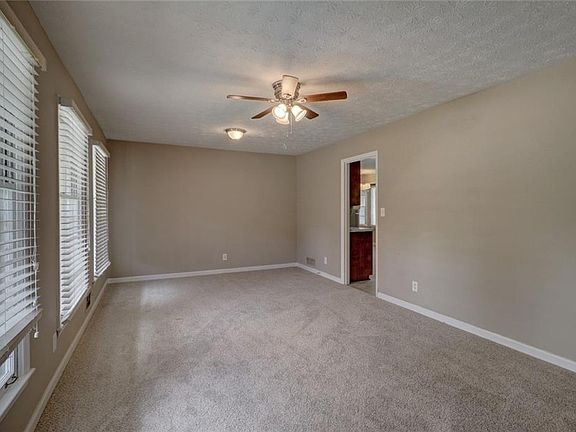 2nd image of 3425 Palisade Ct