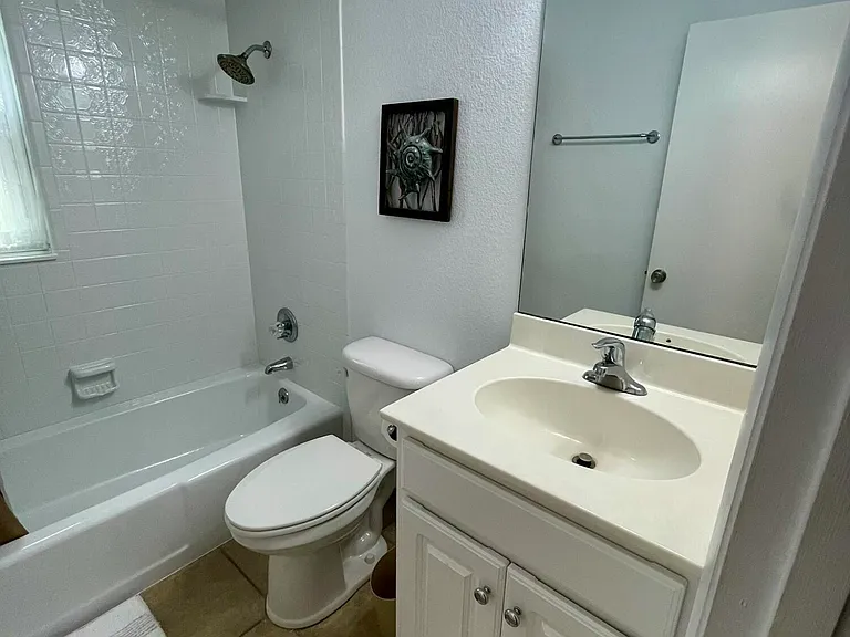 208 Hillsboro St — Photo 35