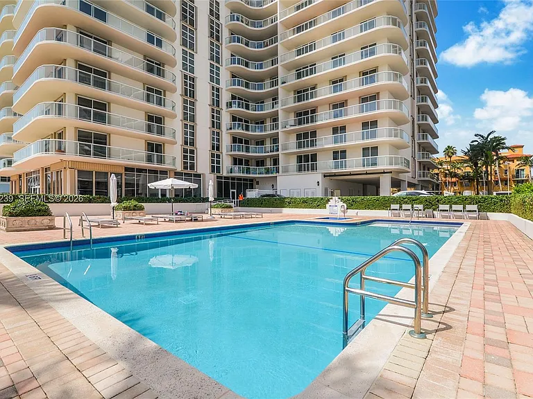 8855 Collins Ave #6E — Photo 29