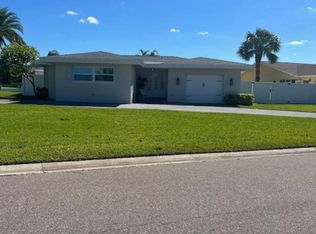 2109 Bayshore Dr, Belleair Beach, FL 33786