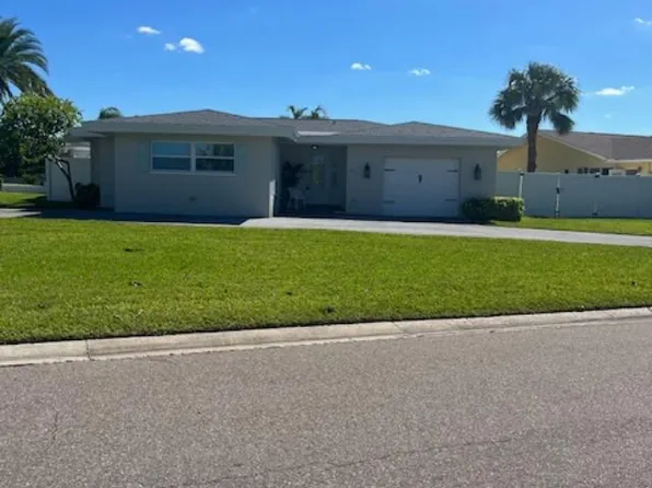2109 Bayshore Dr, Belleair Beach, FL 33786