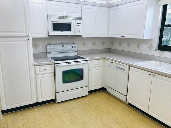 3rd image of 6188 80th St N Unit 202